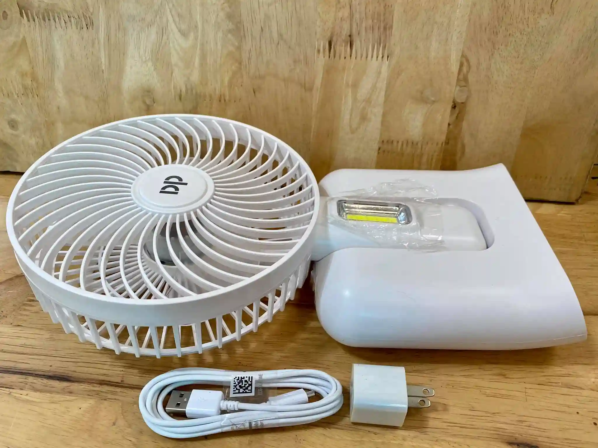 DP-7624 Rechargeable Touch Mini Table Fan with Lamp 2
